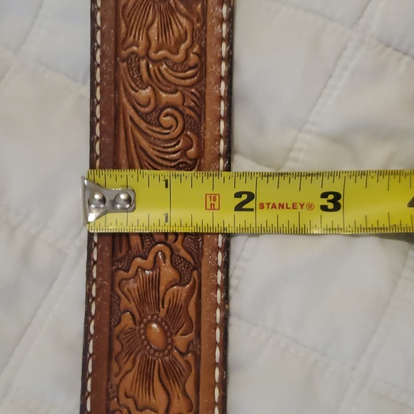Sold - Tony Lama Belt 34 Tooled Floral Leather Western USA - Picture 7 of 8